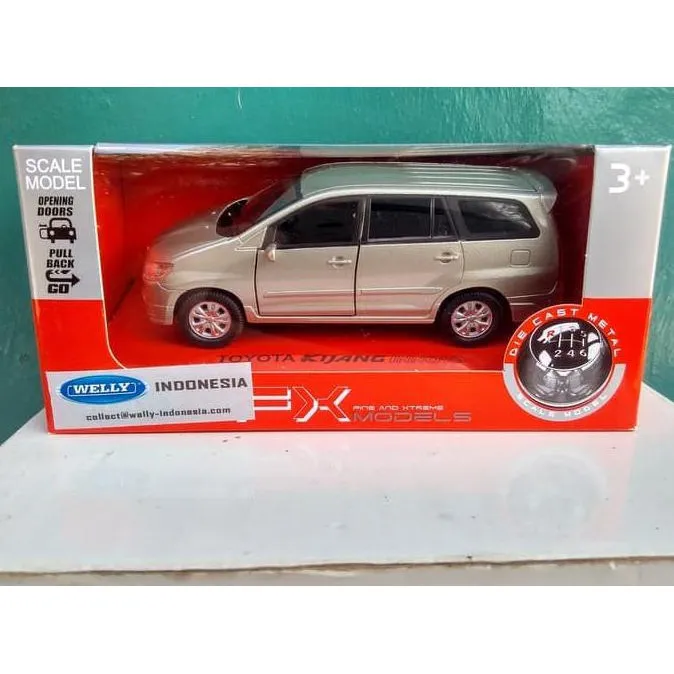 52741 toyota innova diecast car display