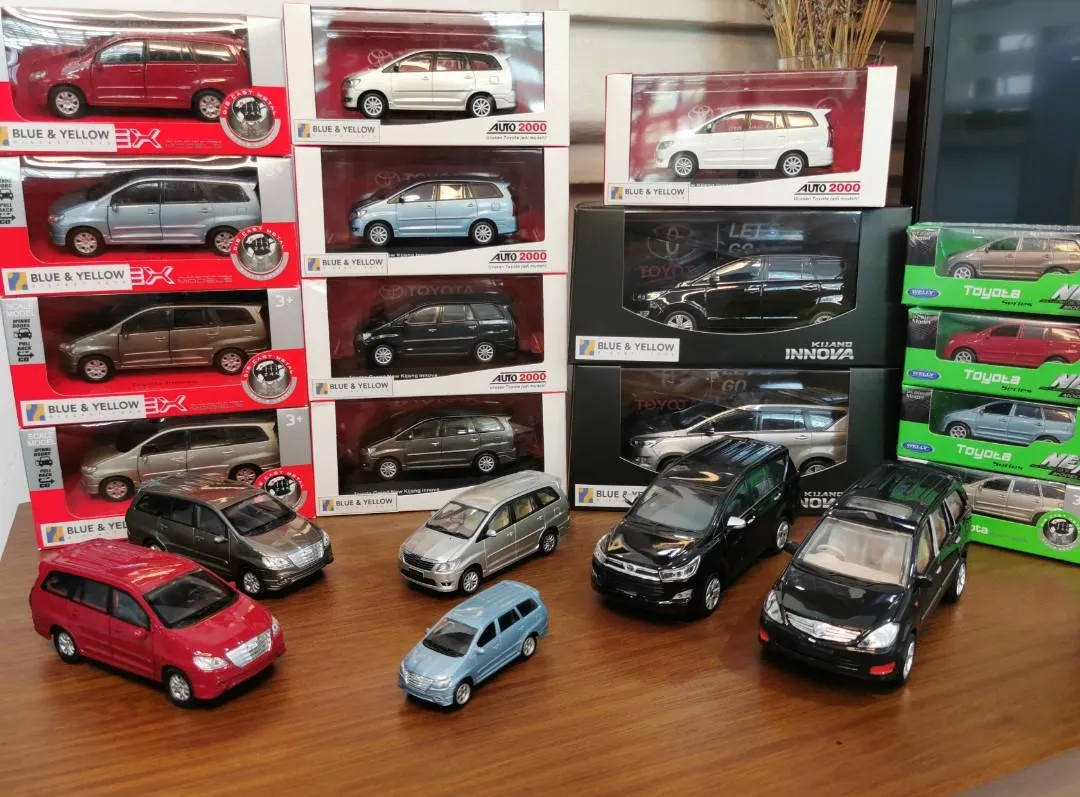 52741 toyota innova diecast car marketplace