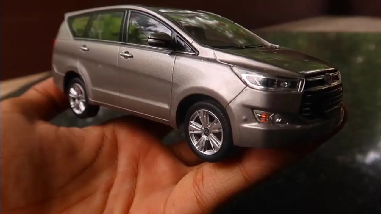 /img/52741-toyota-innova-diecast-car-specialty-shop.webp