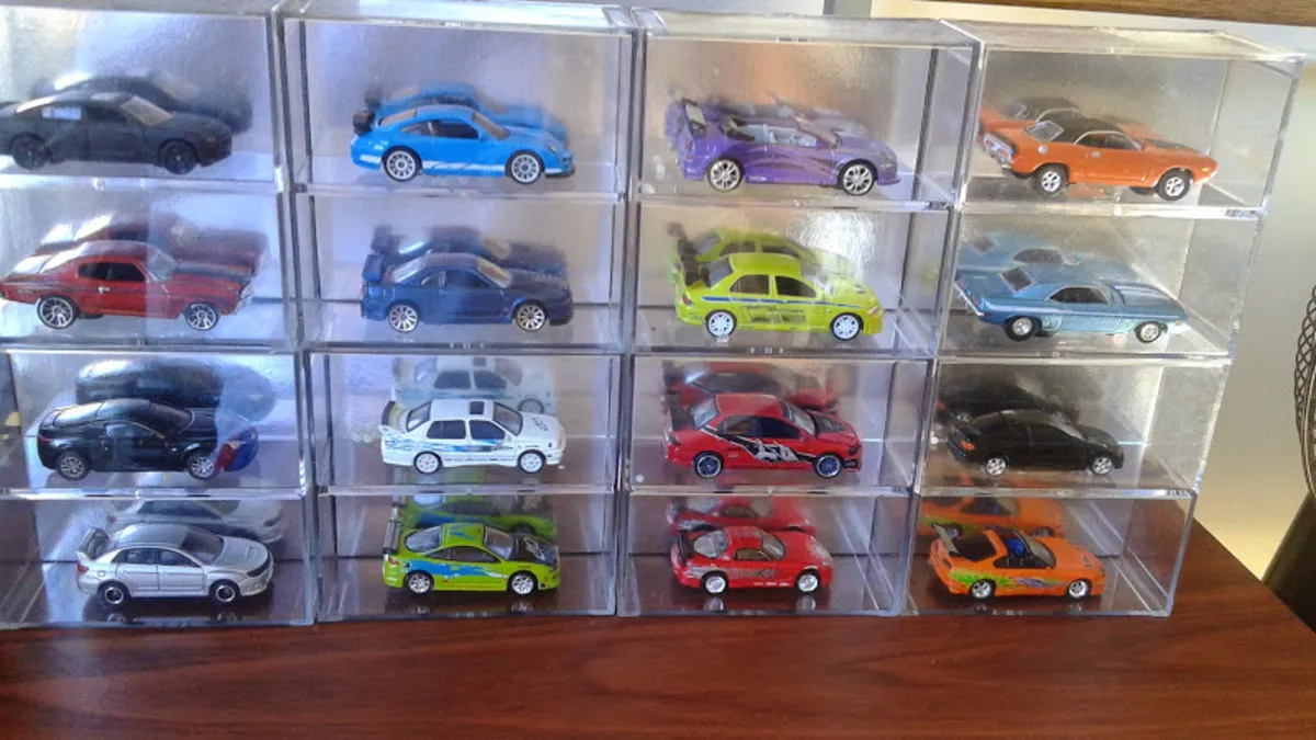 /img/52756-diecast-cars-for-sale.webp