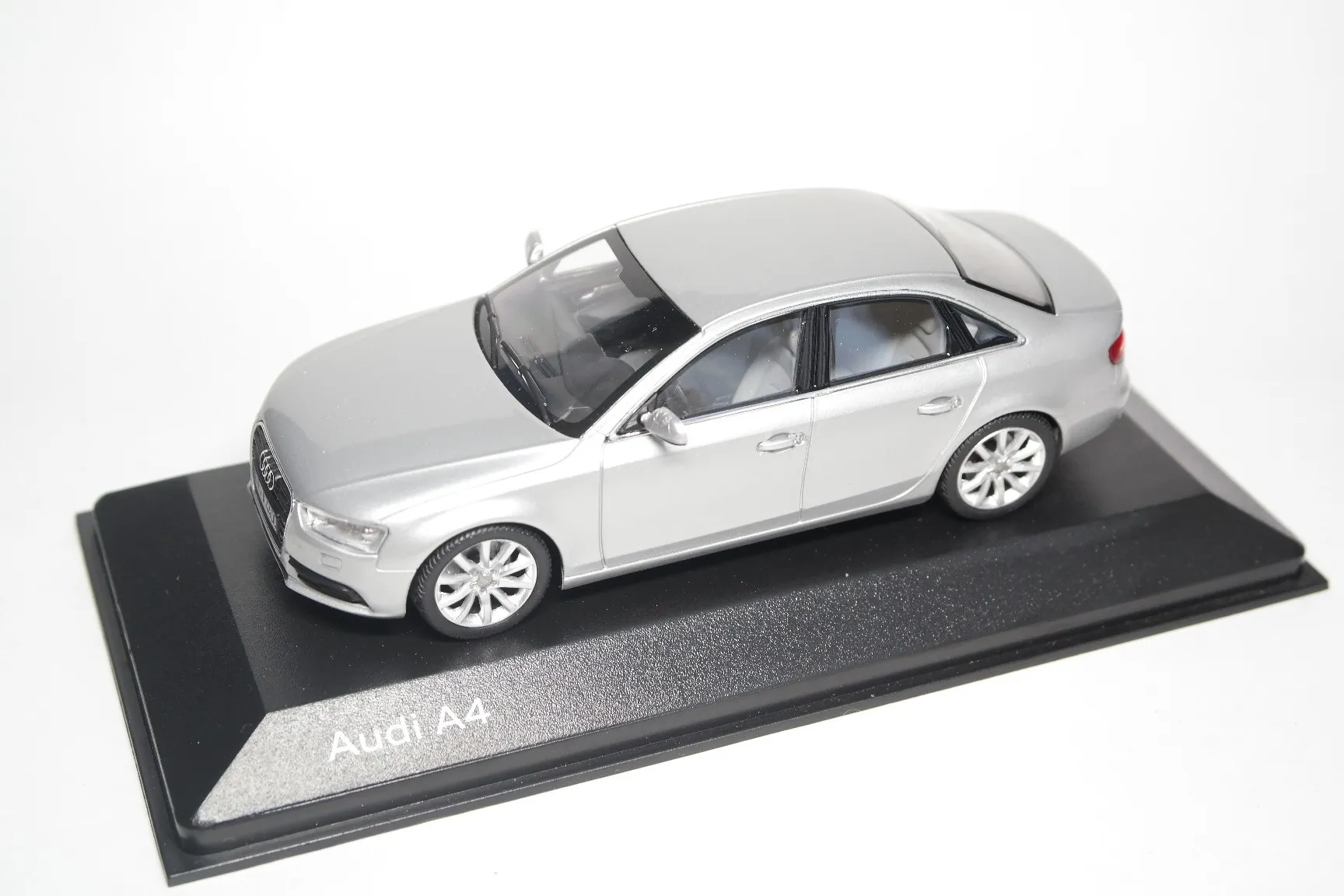 52758 audi a4 diecast model collection