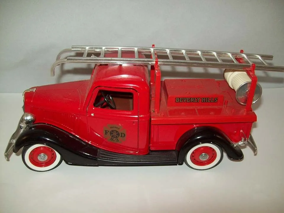 52810 solido 1936 ford v8 truck powerful engine