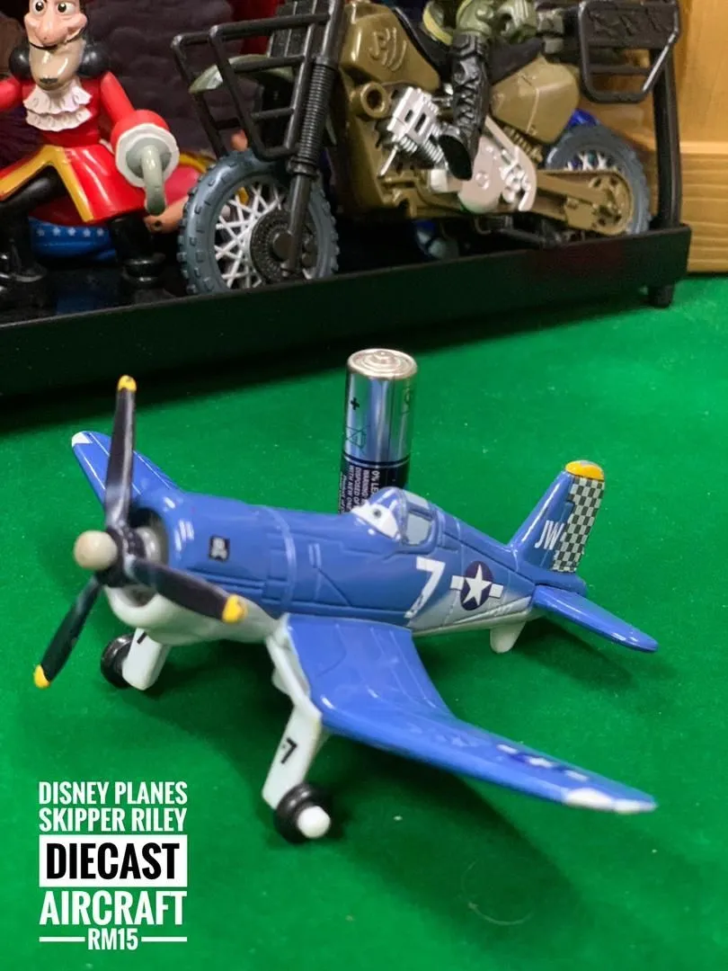 52823 skipper diecast aircraft cleaning