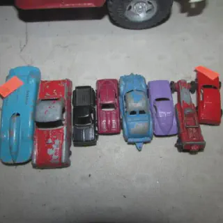 /img/52828-diecast-cars-understand-costs.webp