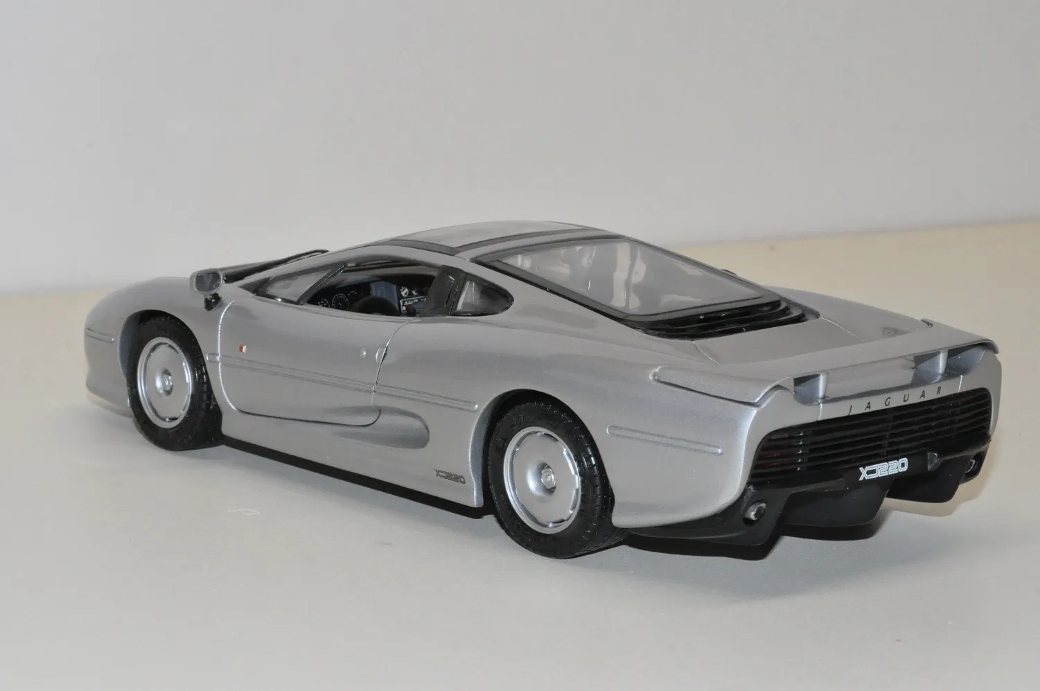 52830 jaguar e type diecast model