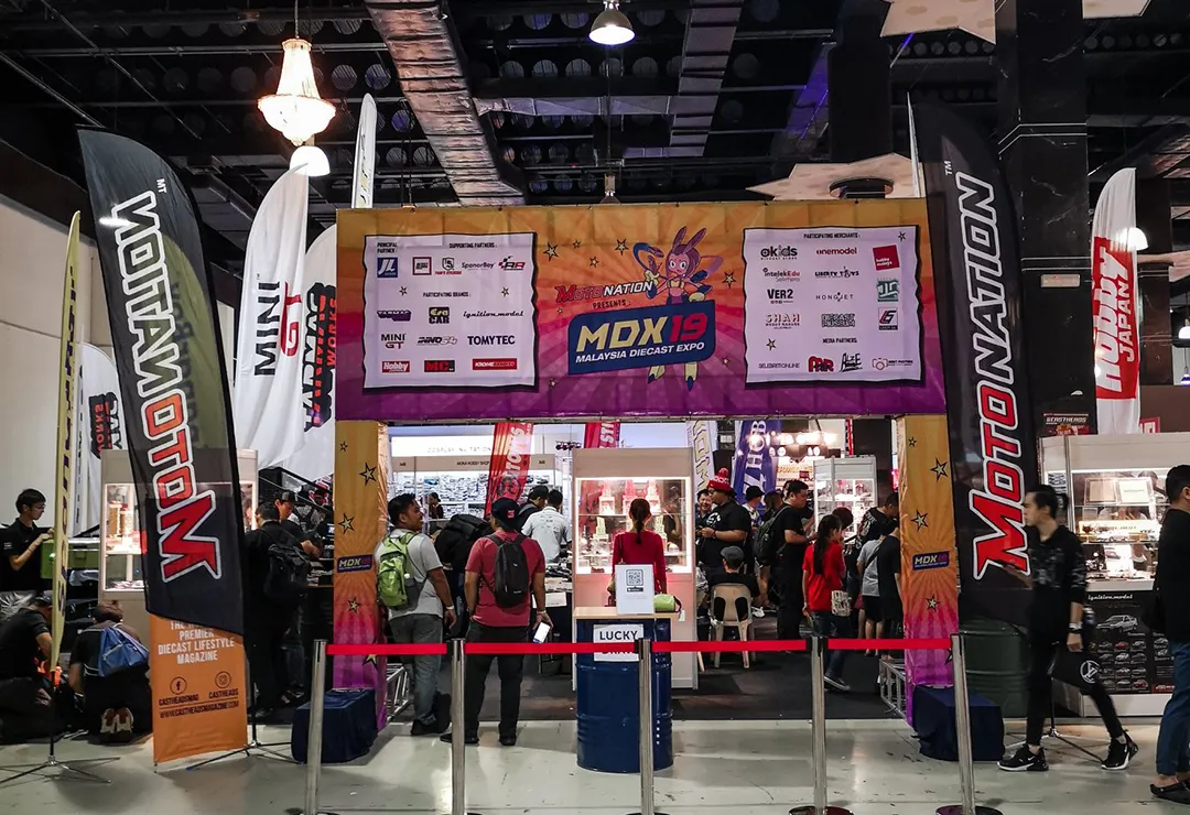 52837 interactive diecast dioramas