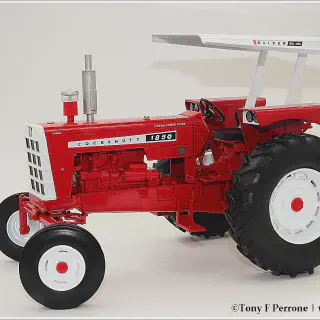 /img/52851-diecast-tractor-cleaning-tools.webp