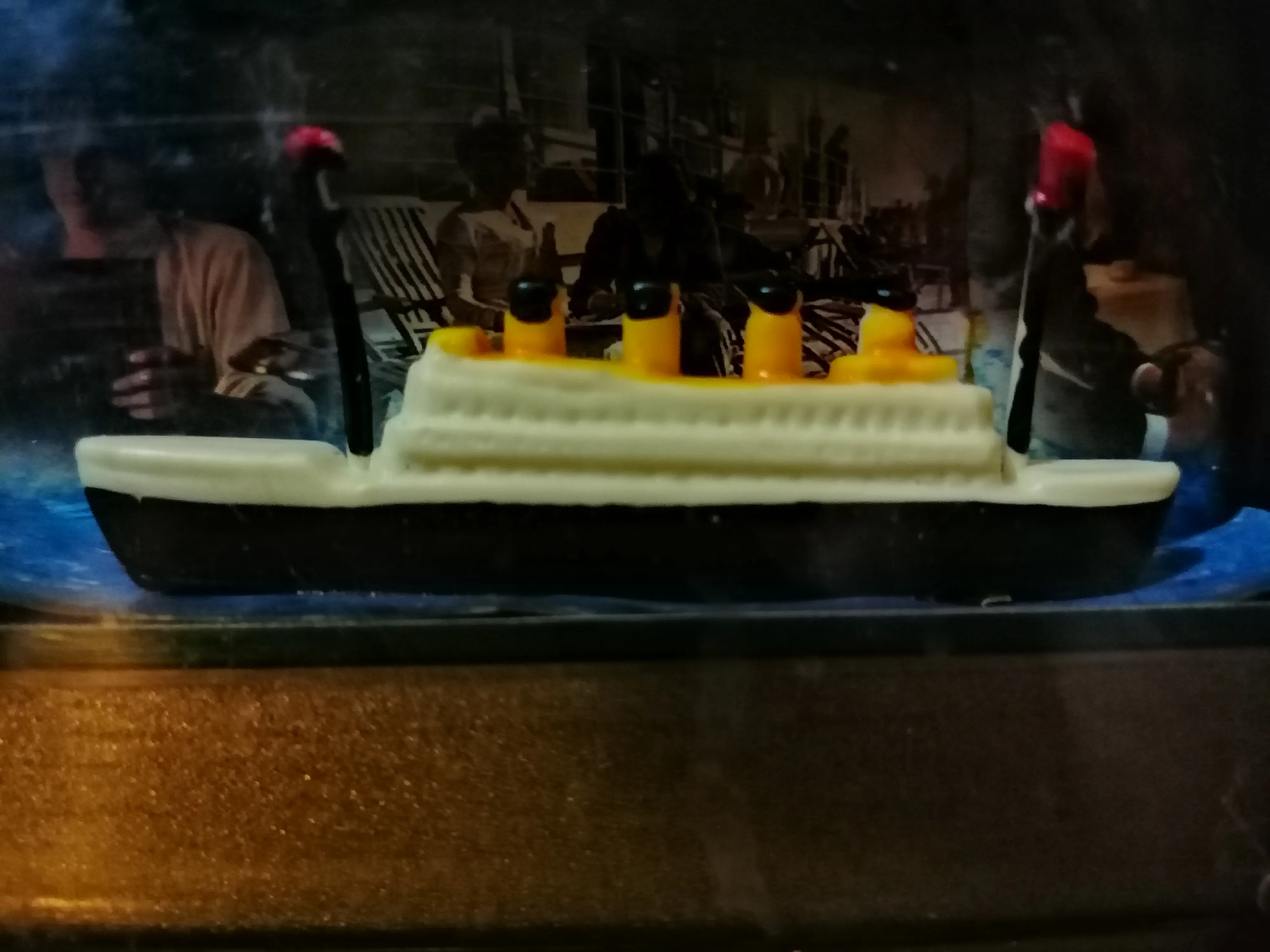 52877 titanic diecast toy scale