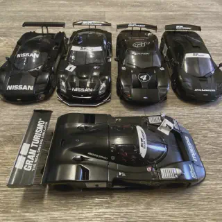 /img/52878-autoart-diecast-philippines-authentic-model.webp