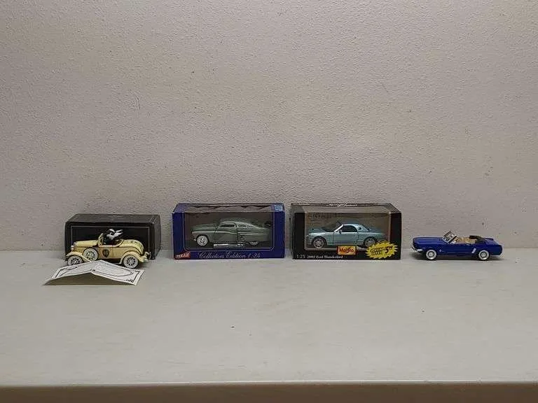 52918 diecast ford display
