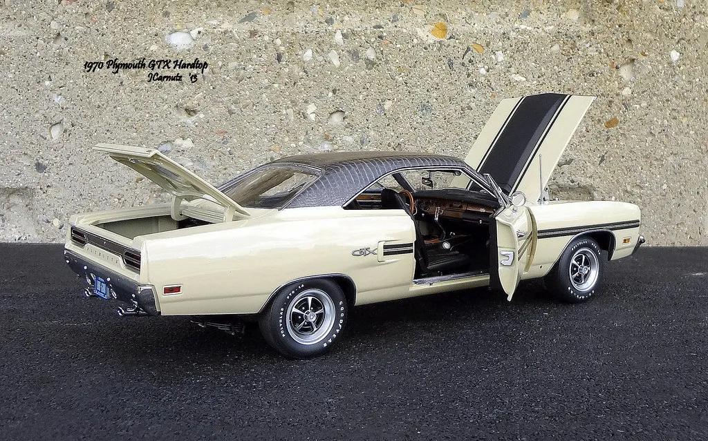 52925 singapore diecast model 1