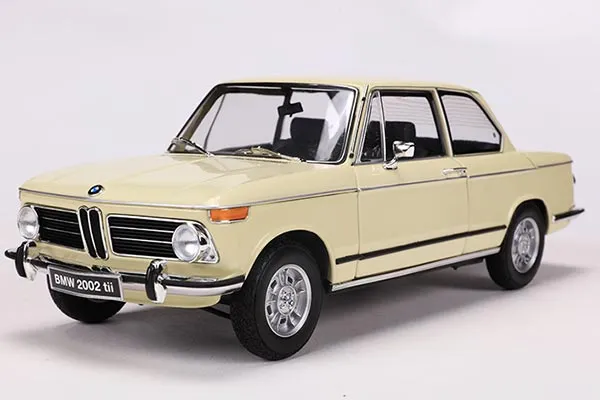 /img/52930-bmw-2002-tii-collection.webp