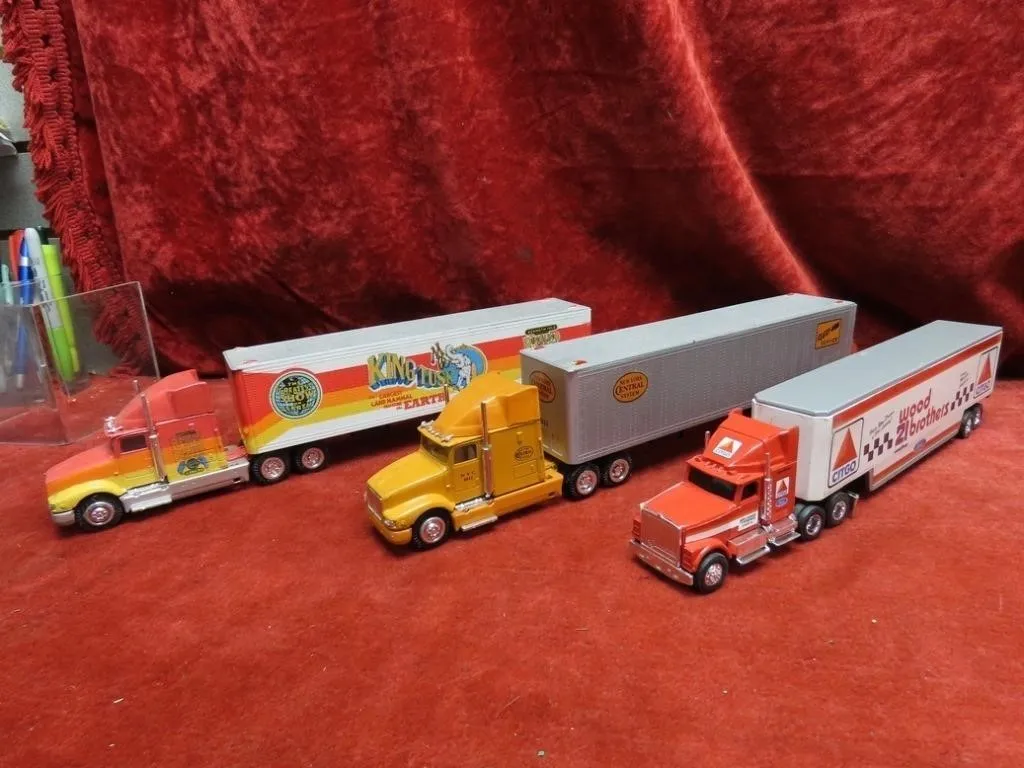 52989 diecast semi truck collection display
