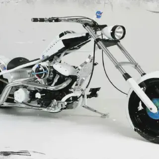 /img/53002-displaying-diecast-bikes.webp