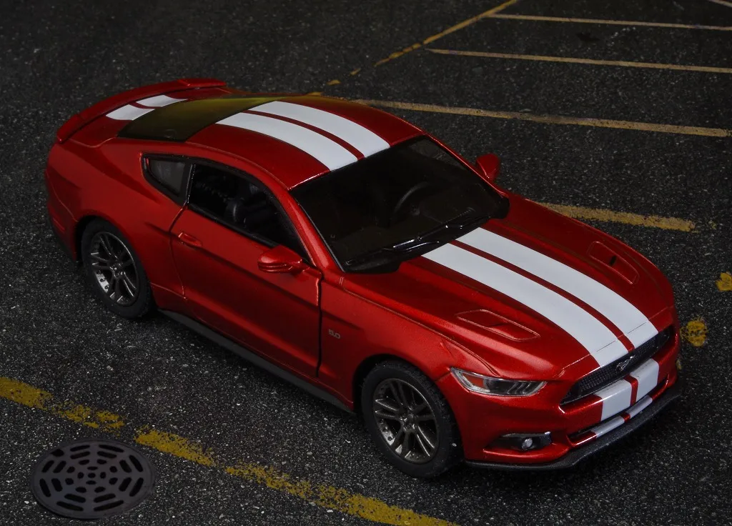 53034 2015 mustang diecast model display