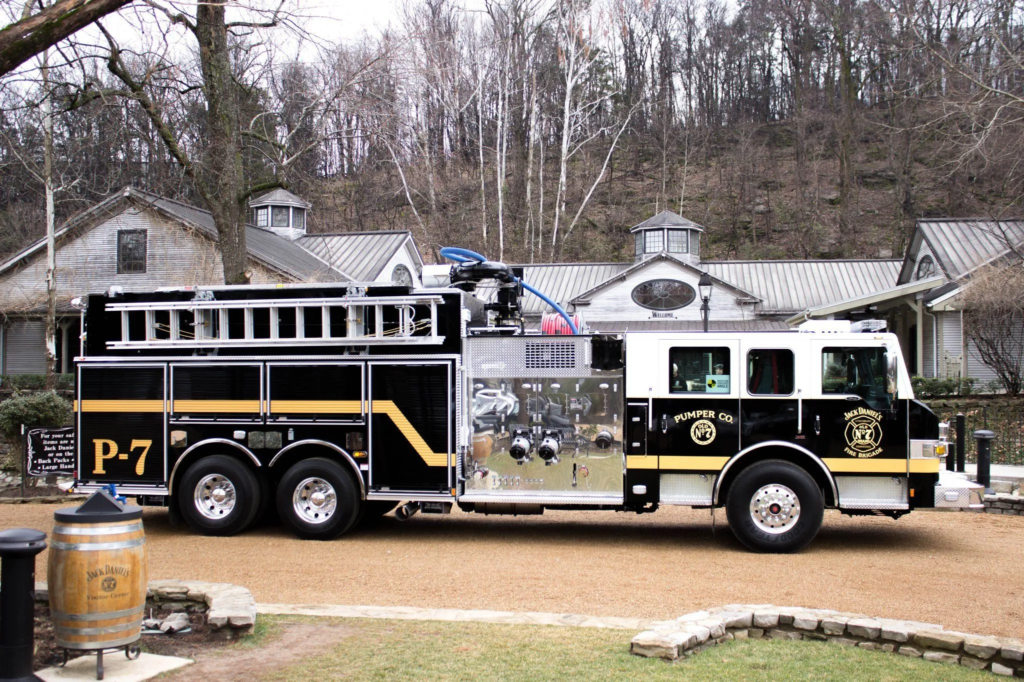 53039 jack daniels fire truck diecast closeup